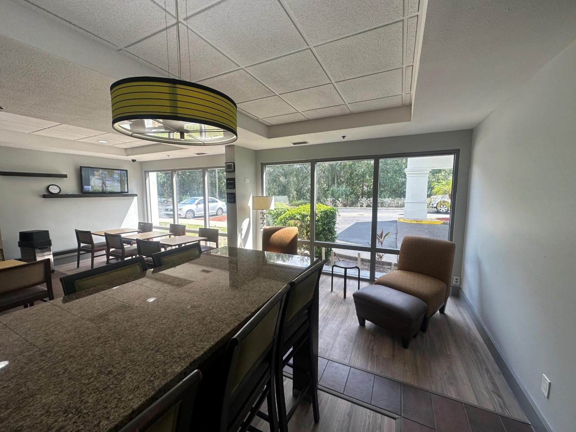 Spark By Hilton Tampa Brandon Exterior foto